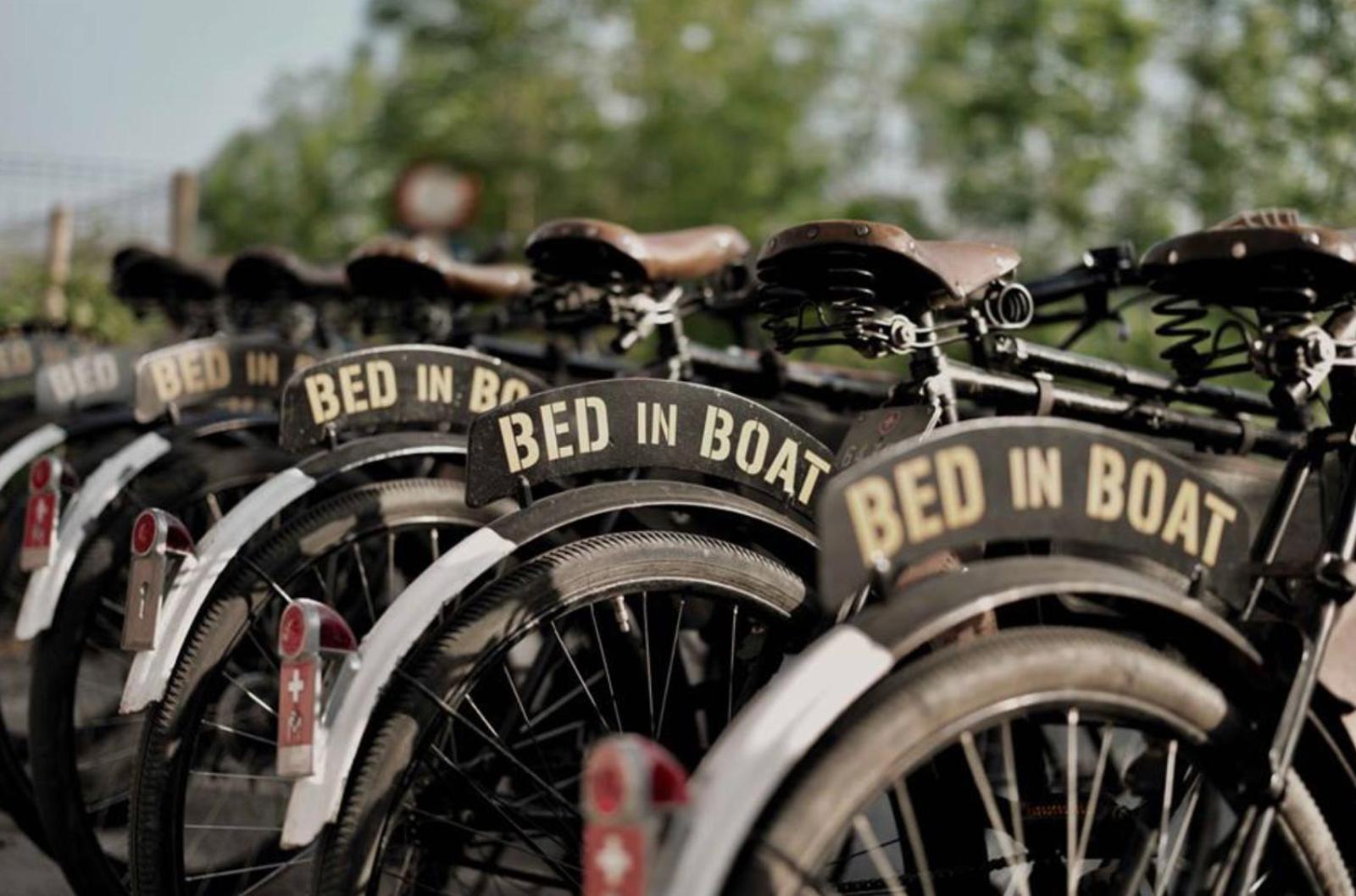 Bed In Boat Hotel Ieper Buitenkant foto